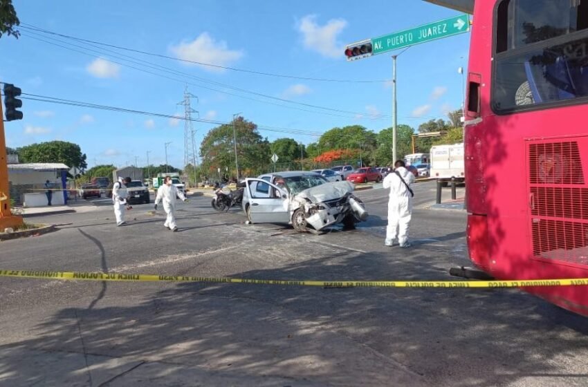 Esta mañana del viernes 31 de mayo, un trágico accidente de tránsito sacudió el cruce de las avenidas Chac Mool y Miguel Hidalgo
