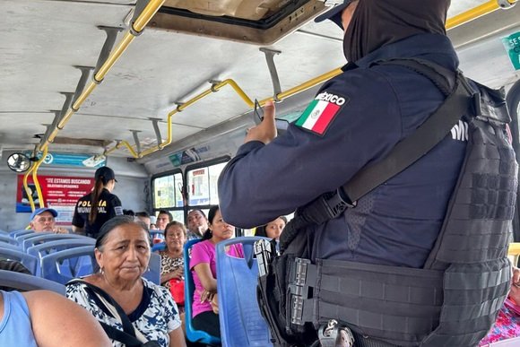 Uno de los ejemplos más destacados fue el operativo 'Pasajero Seguro', en el cual los agentes de policía se subieron a las unidades del transporte público en la zona de 'El Crucero'.