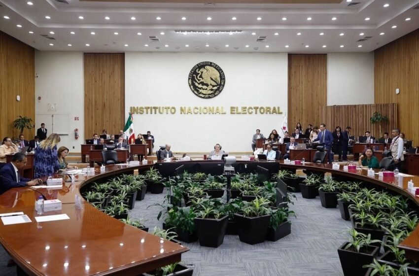  INE rechaza solicitud de Noroña y declara improcedente cancelar 26 candidaturas en elección judicial
