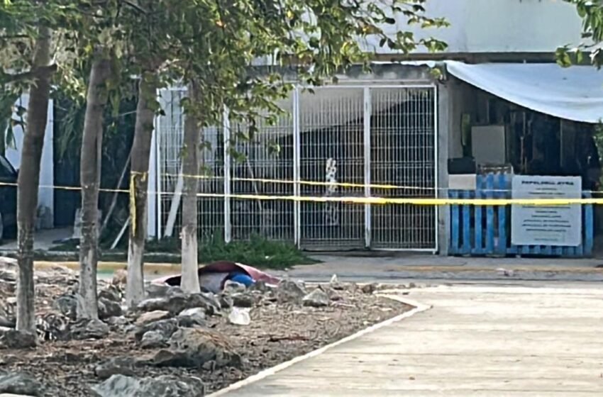 Policías y testigos detienen a mujer que ejecutó a un agente en Cancún frente a su hijo