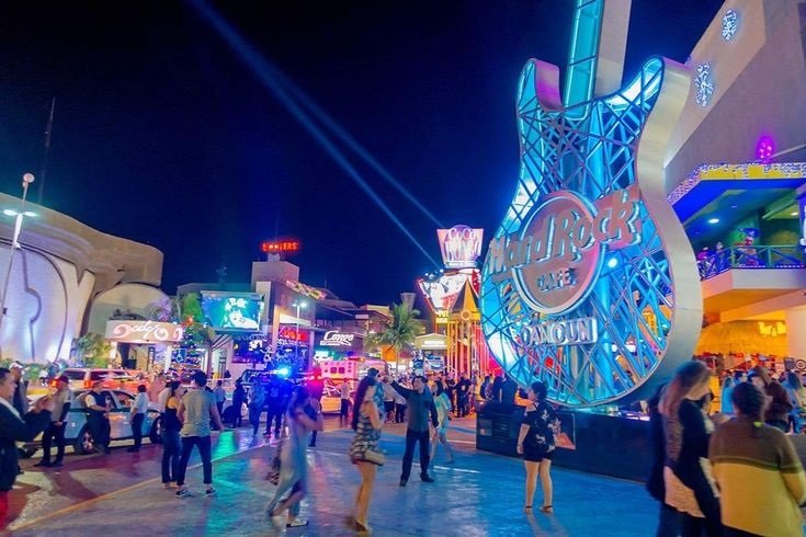 Cancún promueve turismo familiar y cultural ante reducción de horarios nocturnos