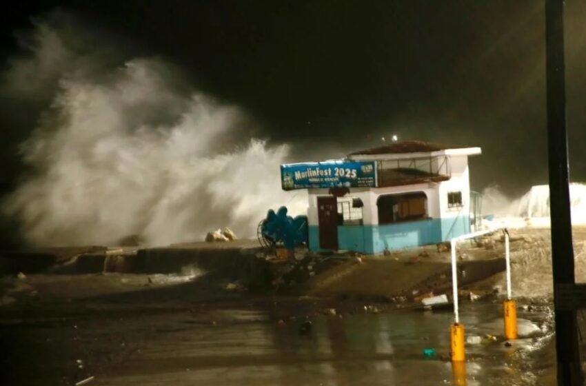  Huracán Erick impacta Oaxaca y Guerrero como categoría 4: autoridades activan protocolos de emergencia