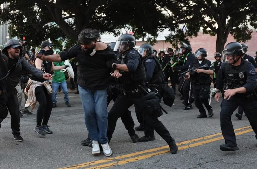  Los Ángeles impone toque de queda en el centro ante disturbios por redadas migratorias