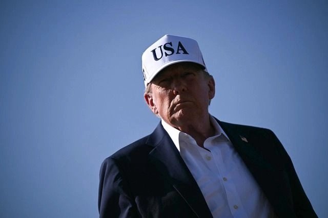  Trump amenaza con aranceles del 10% a países alineados con los BRICS por “políticas antiamericanas”