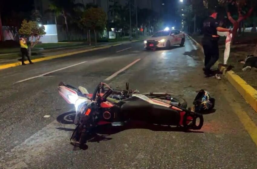  Fatal accidente en Cancún: joven muere al derrapar en motocicleta y menor de edad queda herida