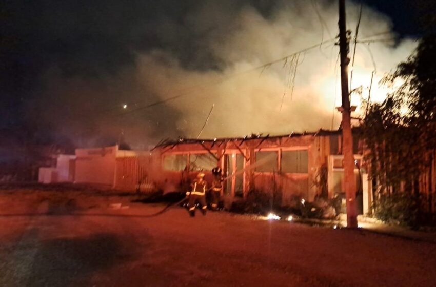  Incendio consume por completo al restaurante “El Ballenitas” en la avenida Huayacán de Cancún