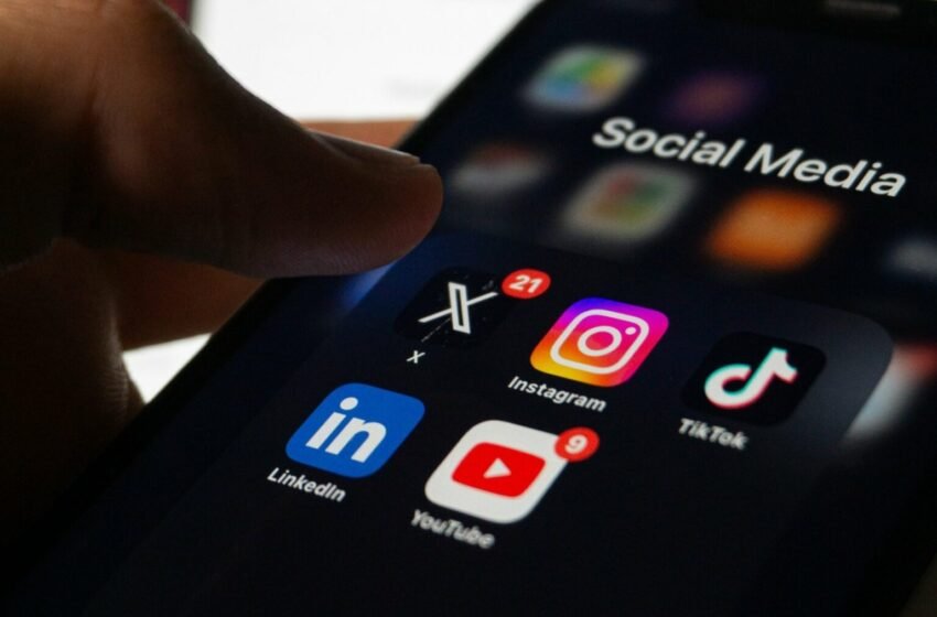  Millones de cuentas bloqueadas y multas millonarias: así prohíbe Australia las redes sociales a menores de 16 años