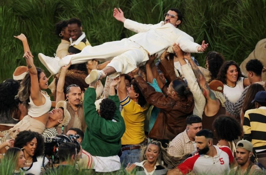  Bad Bunny hace historia en el medio tiempo del Super Bowl 2026 junto a Lady Gaga y Ricky Martin