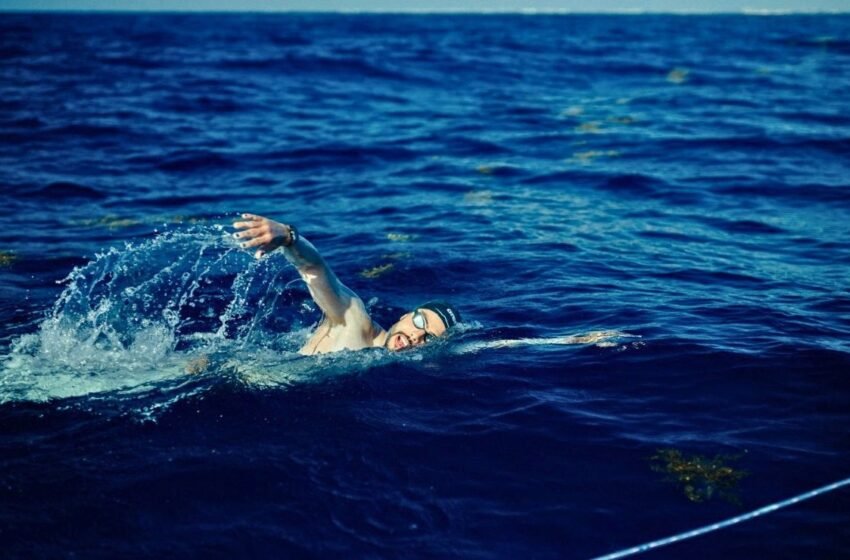  Histórico en México: David Olvera rompe récord al nadar 85 km de Cozumel a Cancún