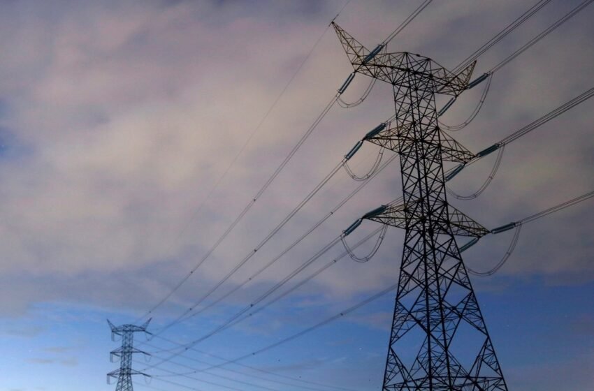  Quintana Roo analiza suministro eléctrico con barcos para evitar apagones