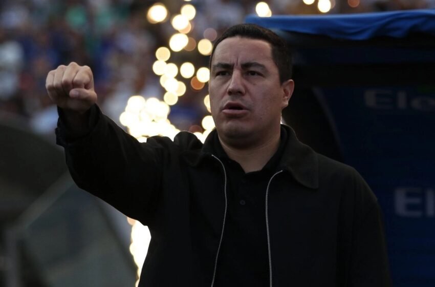  Pumas anuncia la salida de Efraín Juárez tras llevar al equipo a la final del Clausura 2026