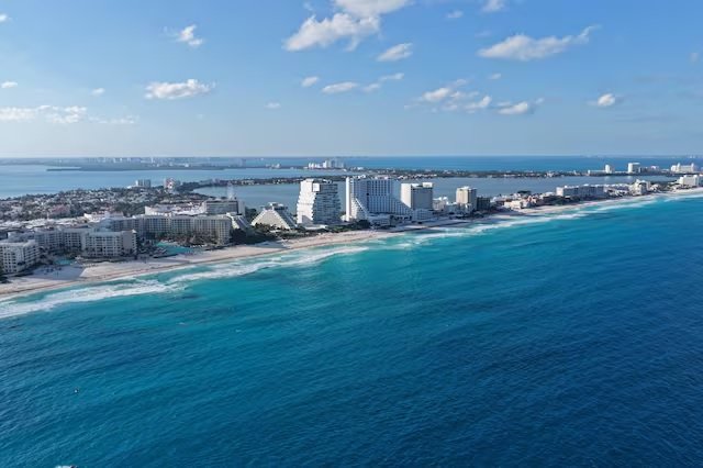  Cancún espera ocupación hotelera de hasta 89% durante las vacaciones de verano 2026