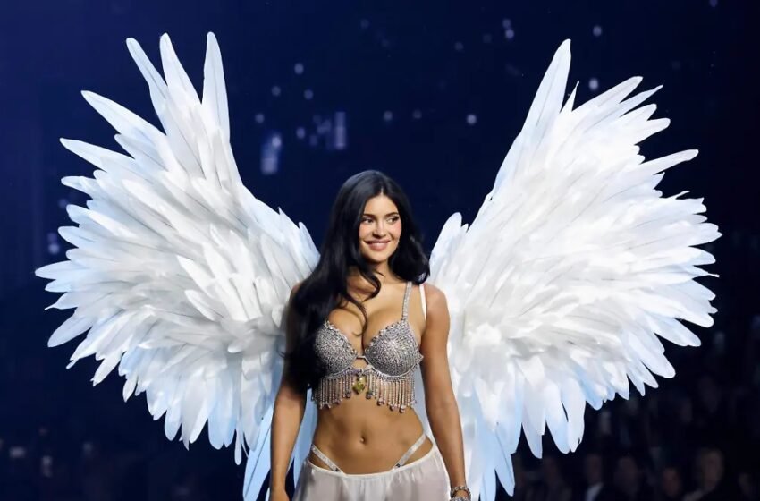  Kylie Jenner deslumbra con el brasier más caro del mundo en Victoria’s Secret 2026: vale 50 millones de dólares